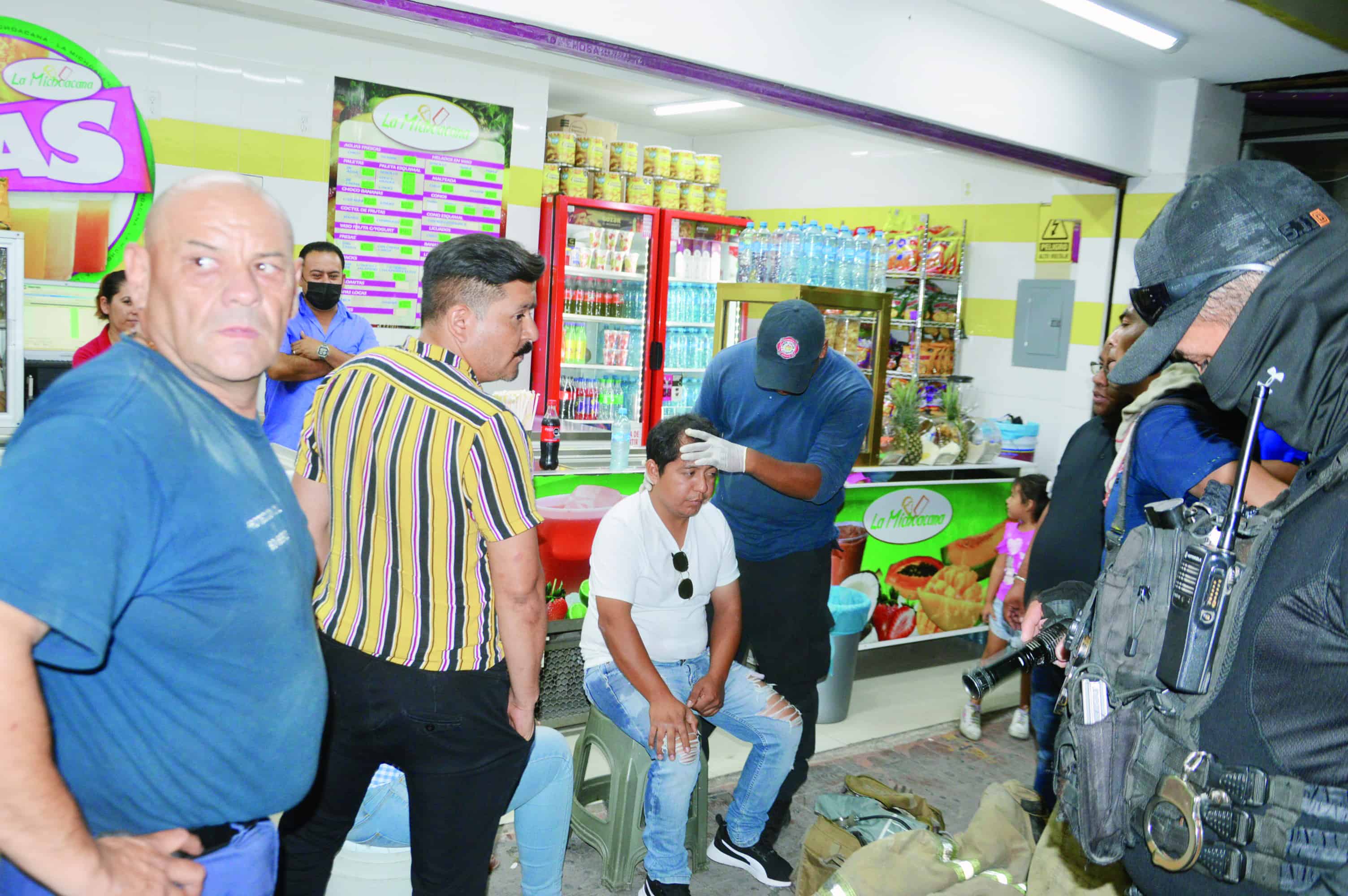 Embisten a Bomberos
