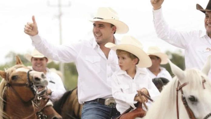 “Un éxito la cabalgata en Allende”, Manolo