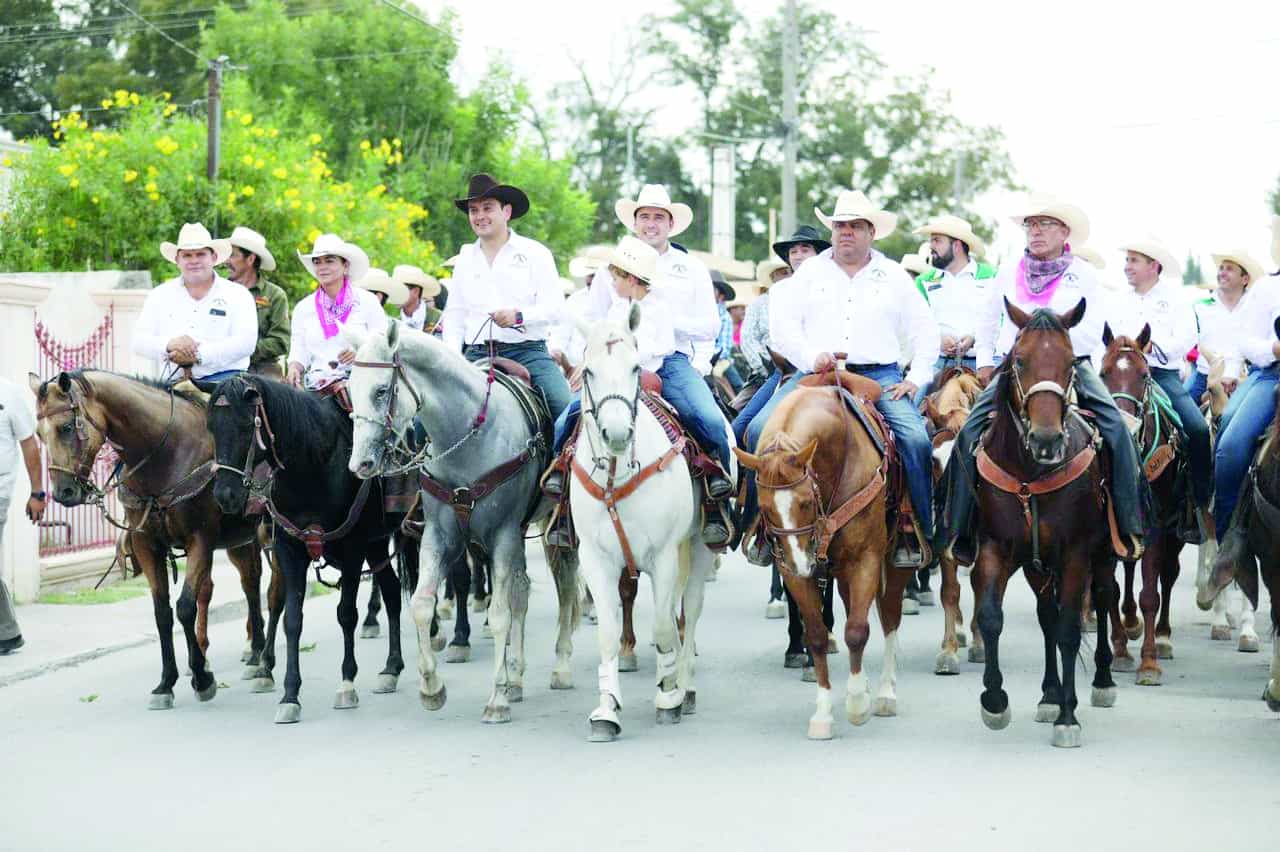 “Un éxito la cabalgata en Allende”, Manolo