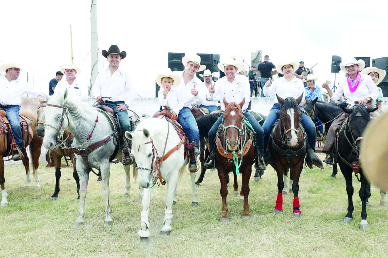 “Un éxito la cabalgata en Allende”, Manolo
