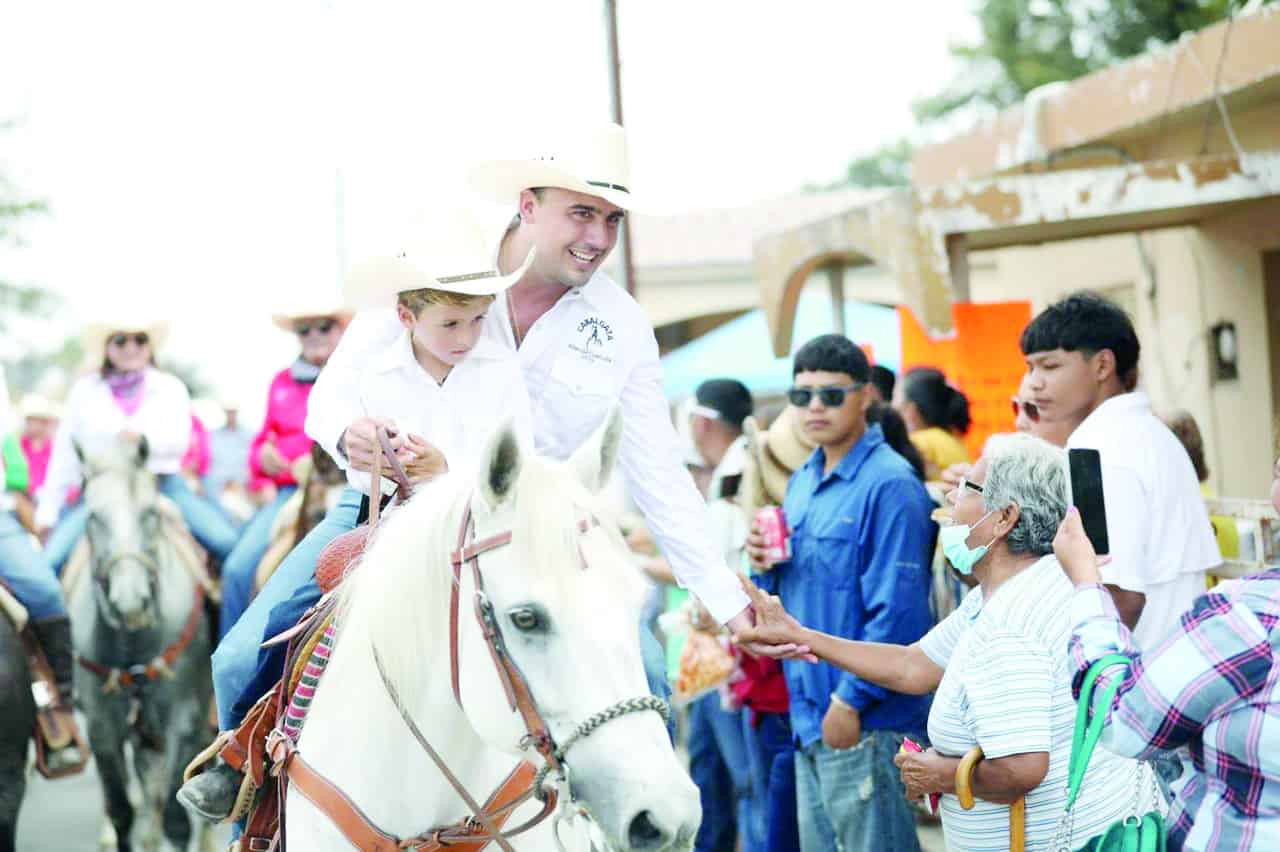 “Un éxito la cabalgata en Allende”, Manolo