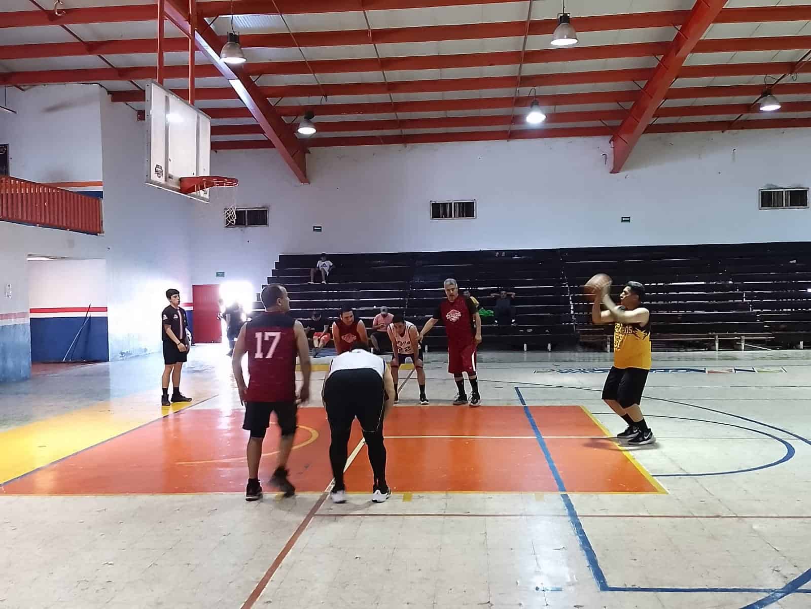 Nogaleros se impone ante Old School