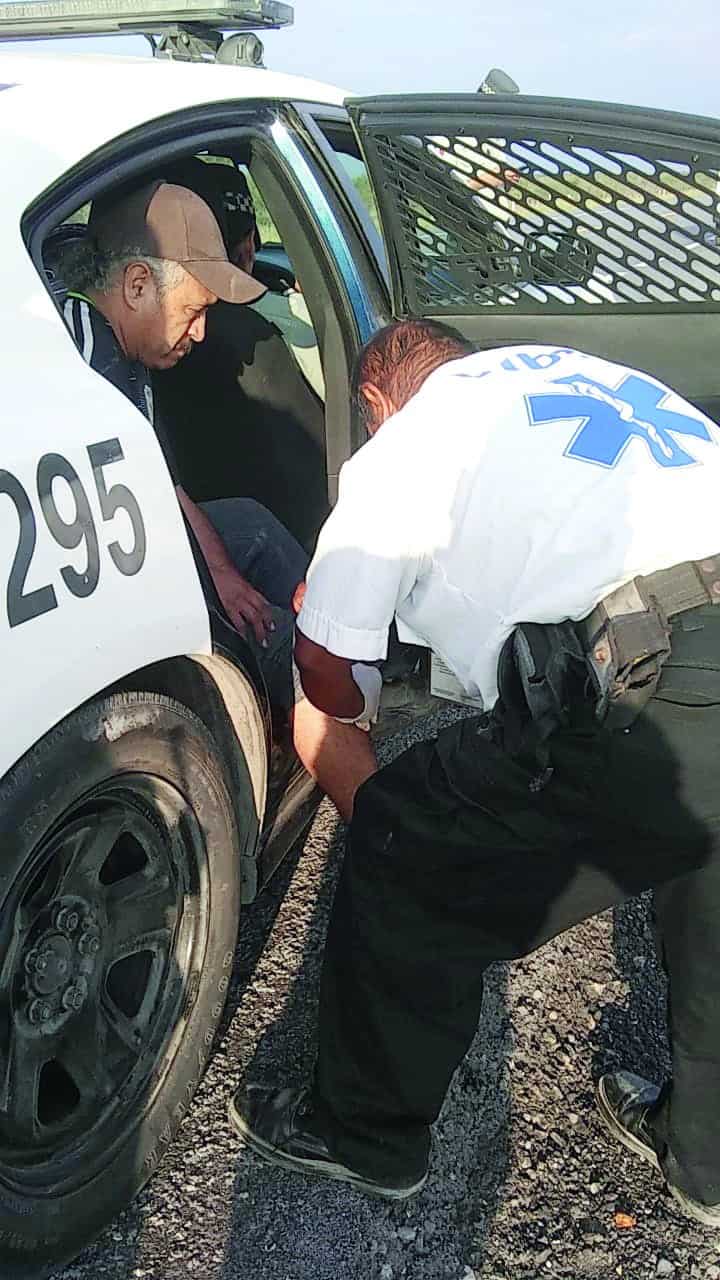 Vuelca trailero