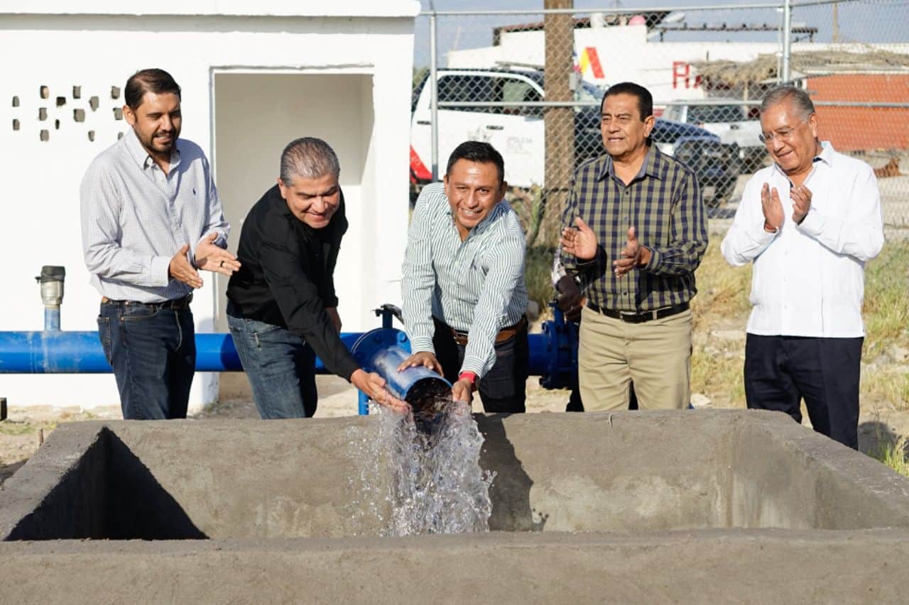 Mejora Riquelme infraestructura educativa e hídrica