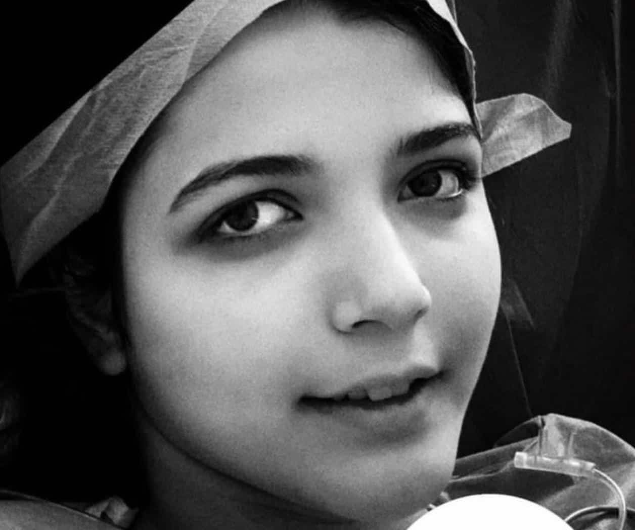 Policías de Irán asesinan a una menor de edad por no cantar el himno