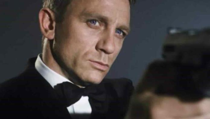 Daniel Craig recibe condecoración por su papel como James Bond