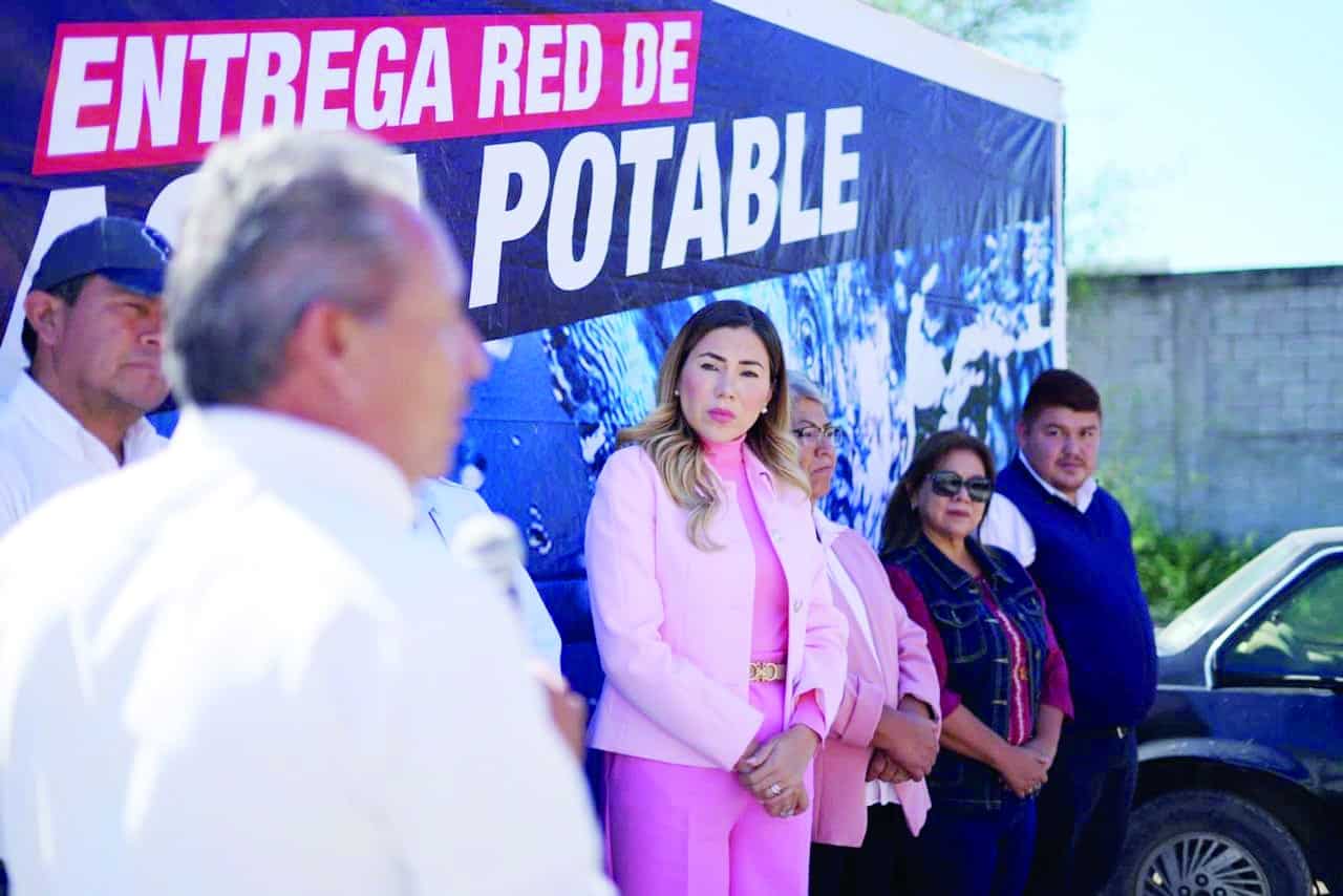 Entrega Tania obra de agua potable