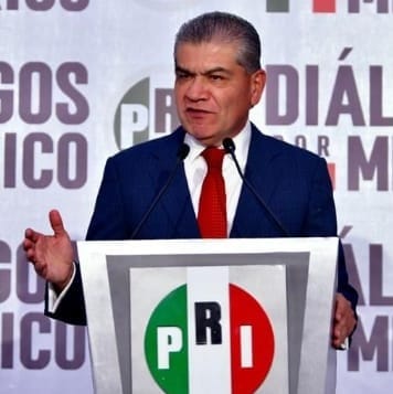 FUERA DEL AYUNTAMIENTO TRÁNSITO ASESINO