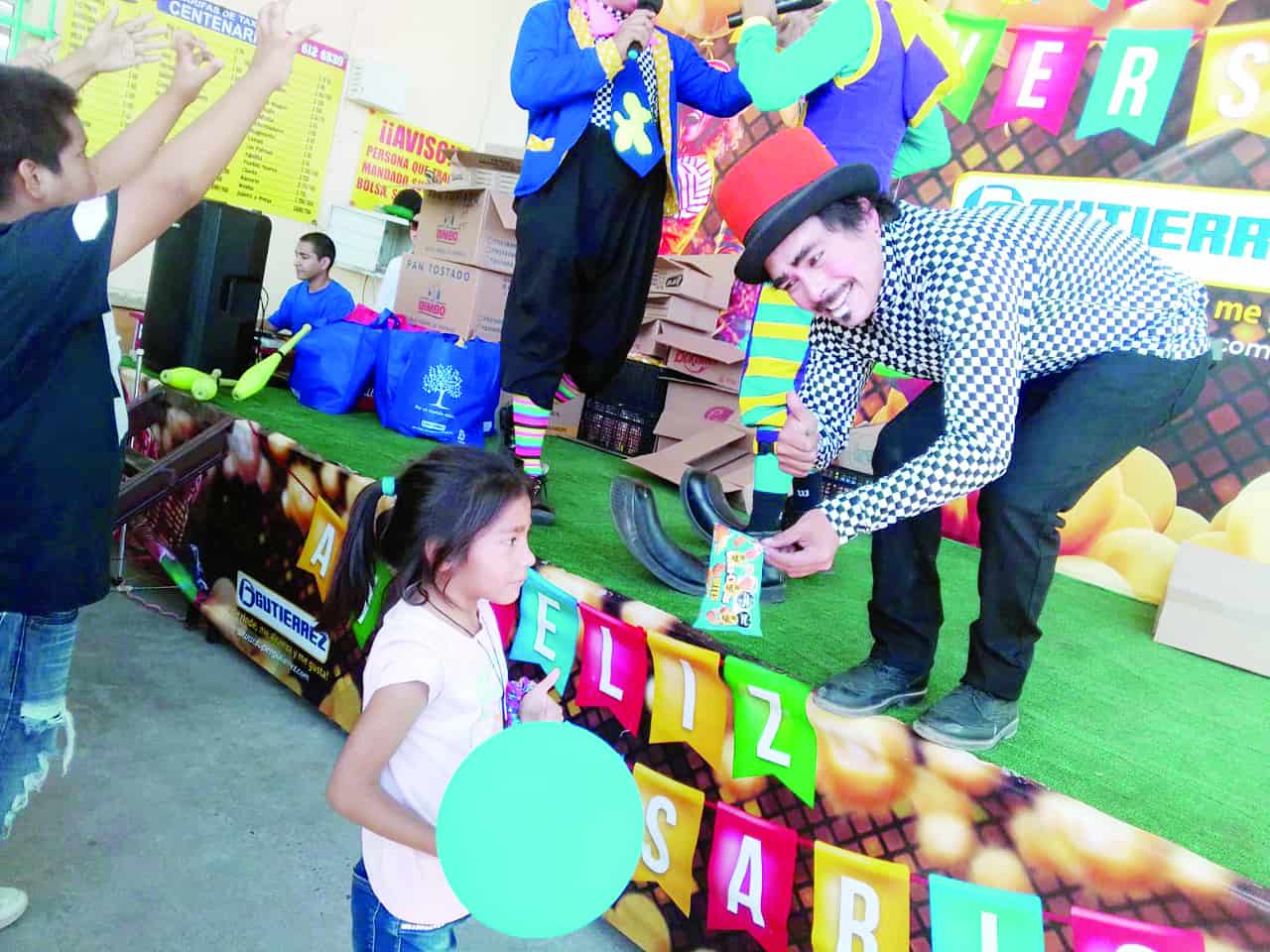 Gutiérrez Centenario Celebran con niños