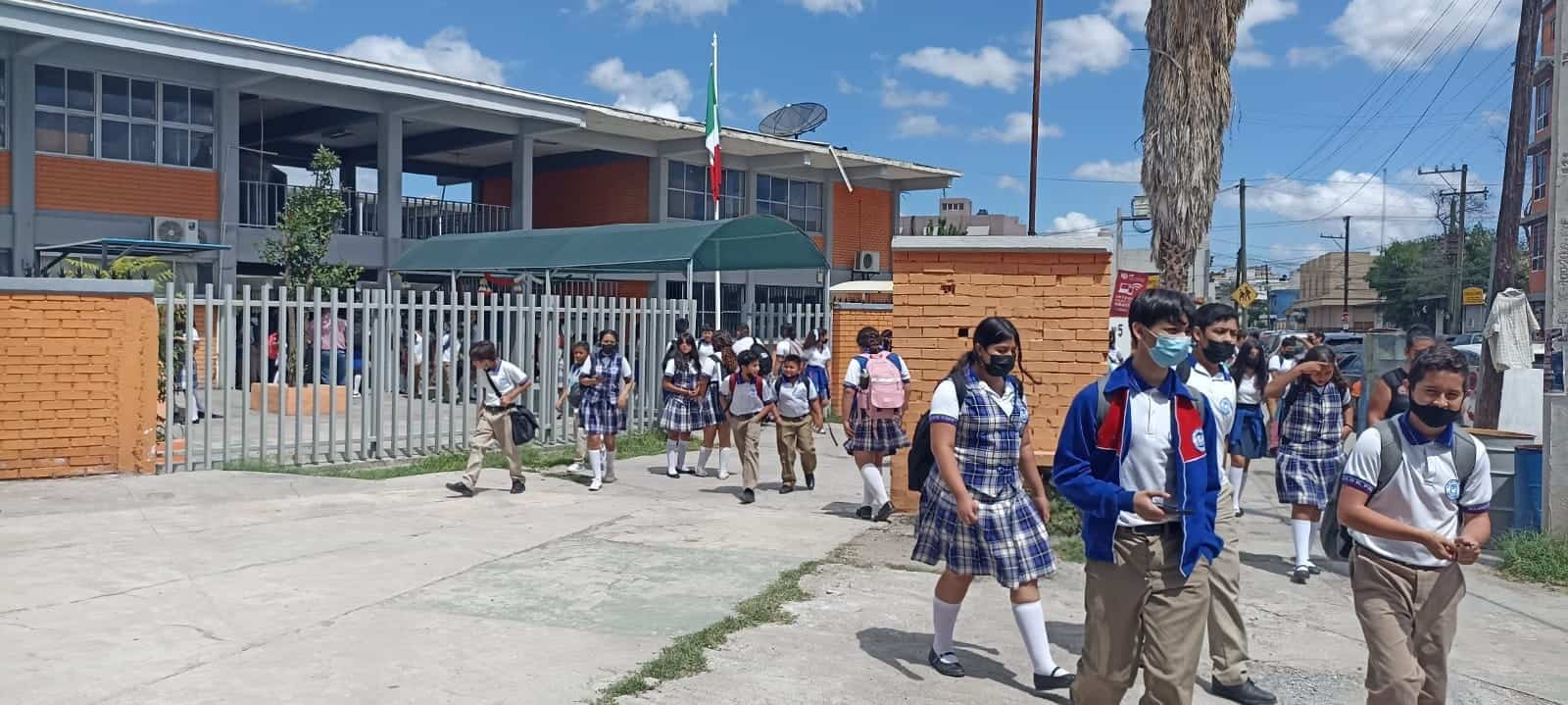 Sin definir el inicio del nuevo modelo educativo en el estado, dijo el profesor Félix Alejandro Rodríguez Ramos que existen dos escuelas piloto pero no les han definido si inician o no.