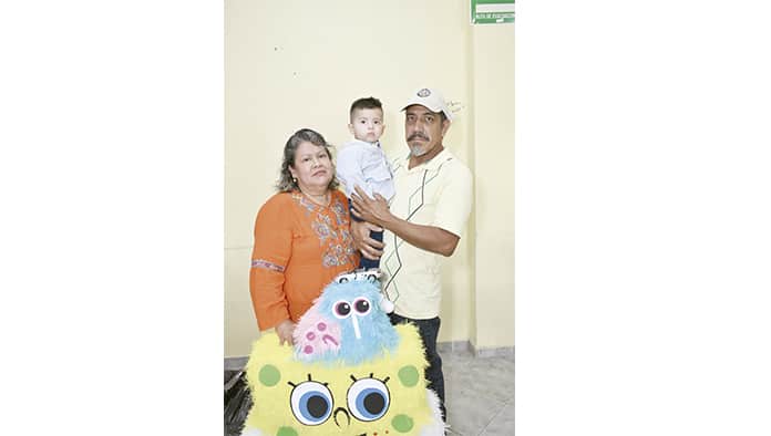 Eder apaga 2 velitas