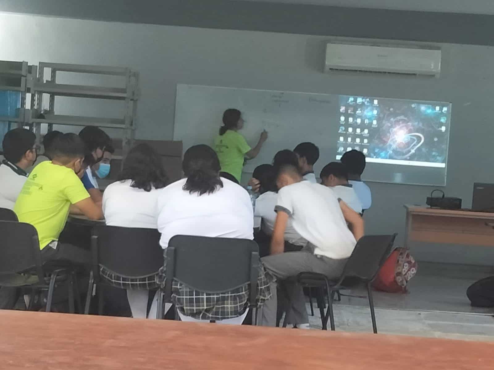 Sueña chica genio con ser astronauta
