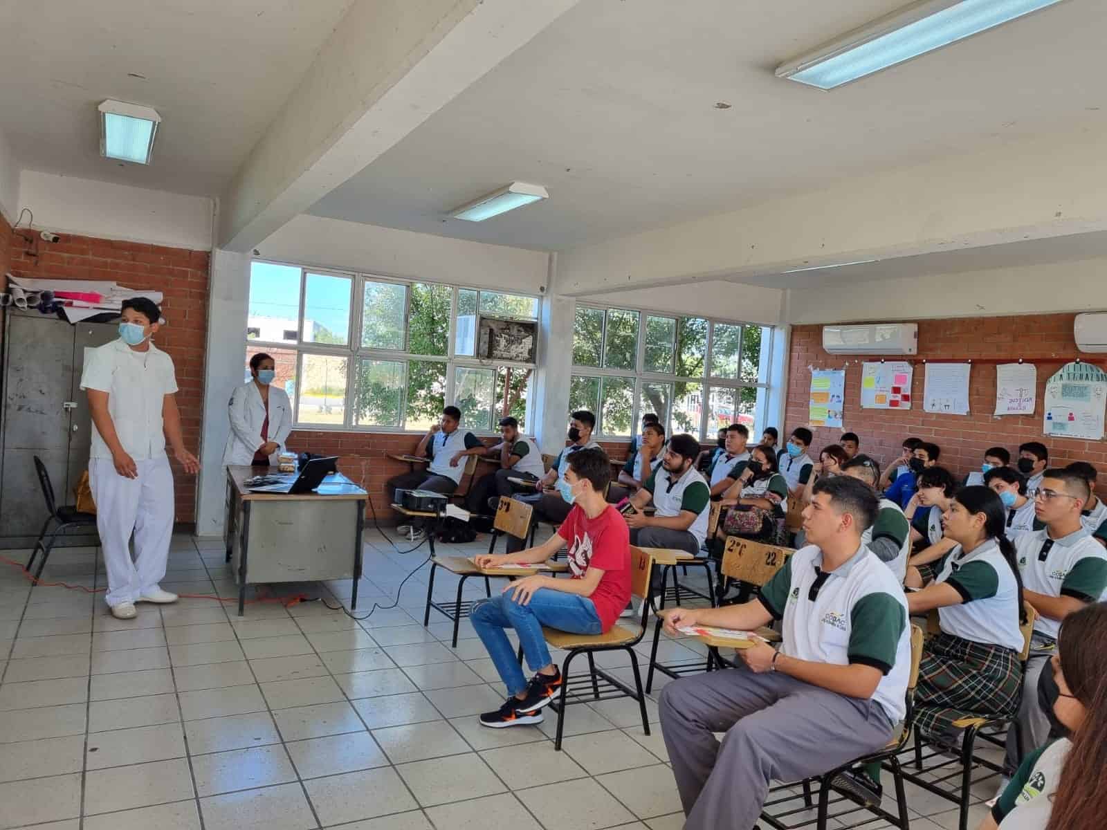 Imparten pláticas de salud sexual 
