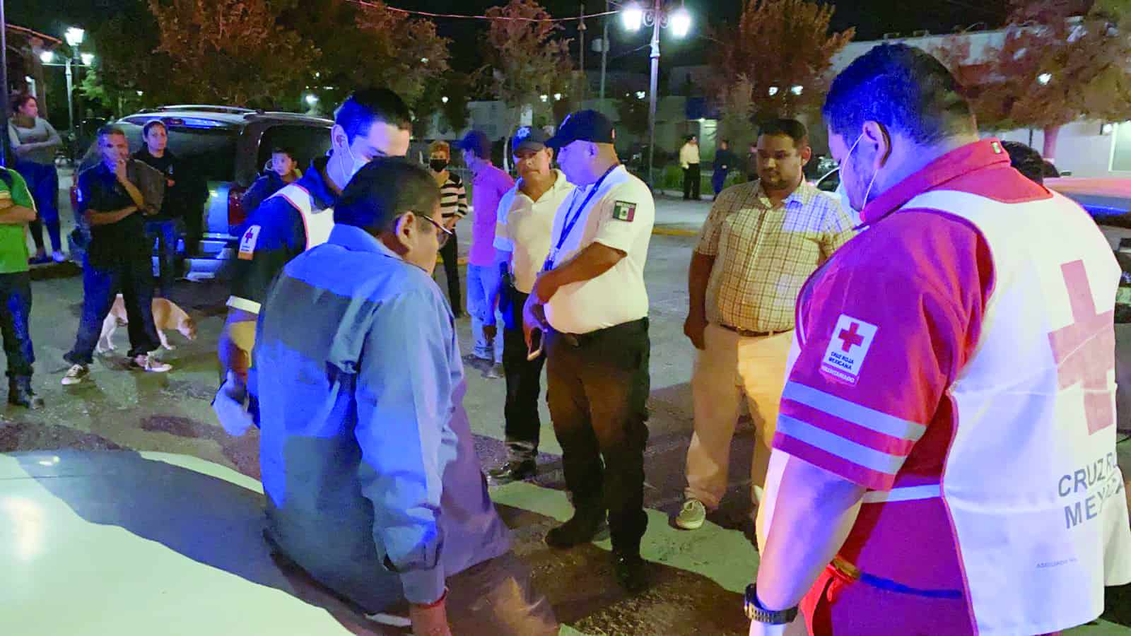 Lo agarra a batazos y lo prensa taxista 