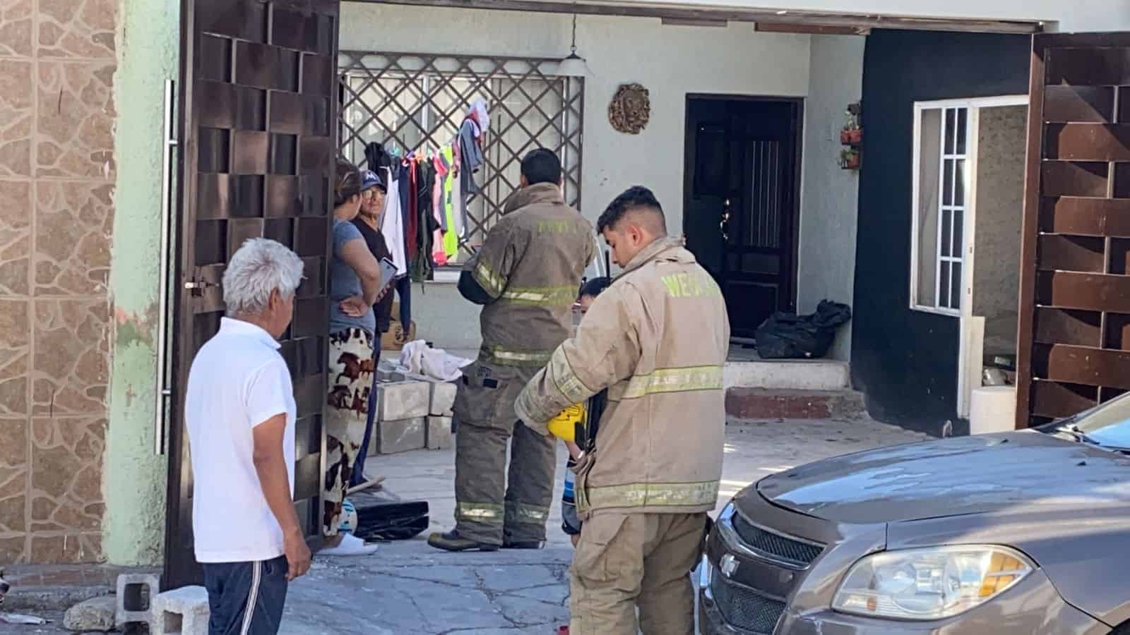 Arde casa por corto en lámpara 
