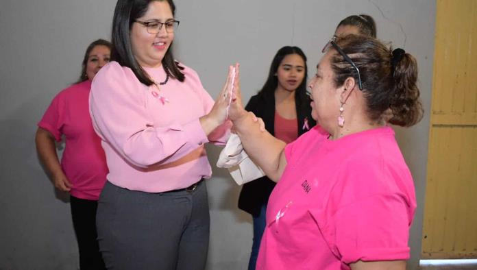 Realizan conferencia sobre cáncer de mama  