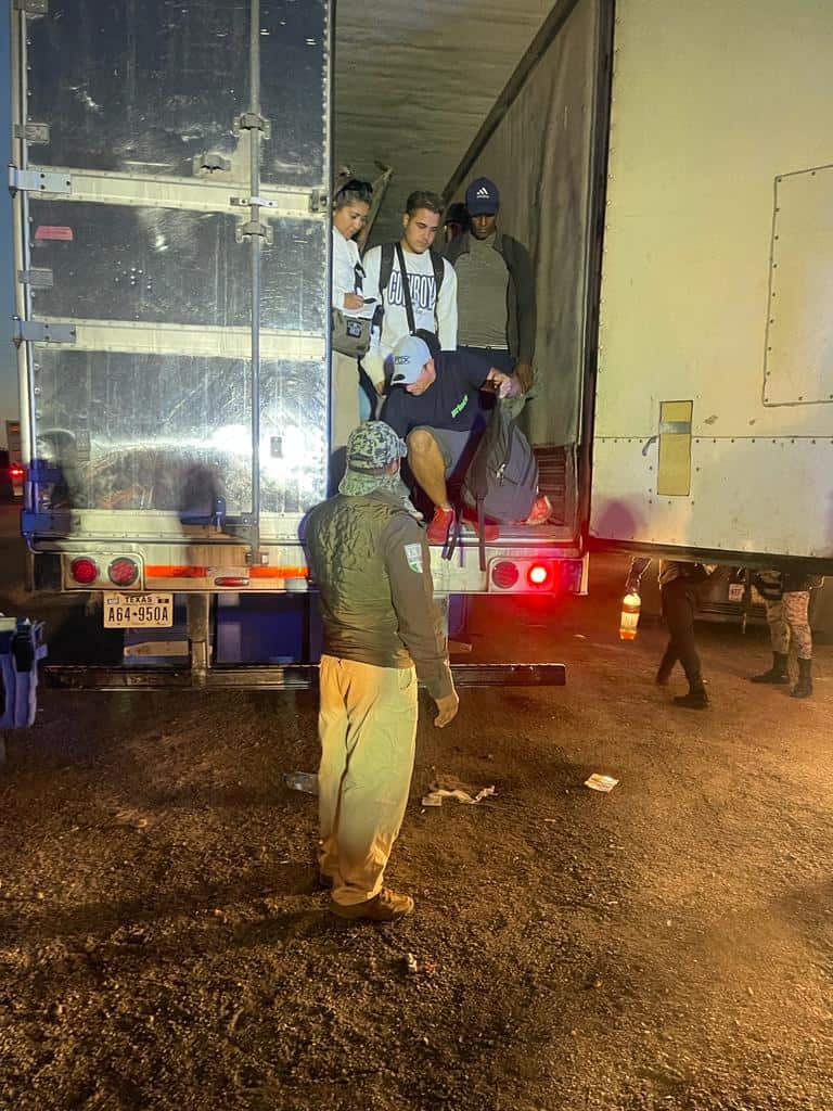 Viajaban otros 124 migrantes en caja de tráiler