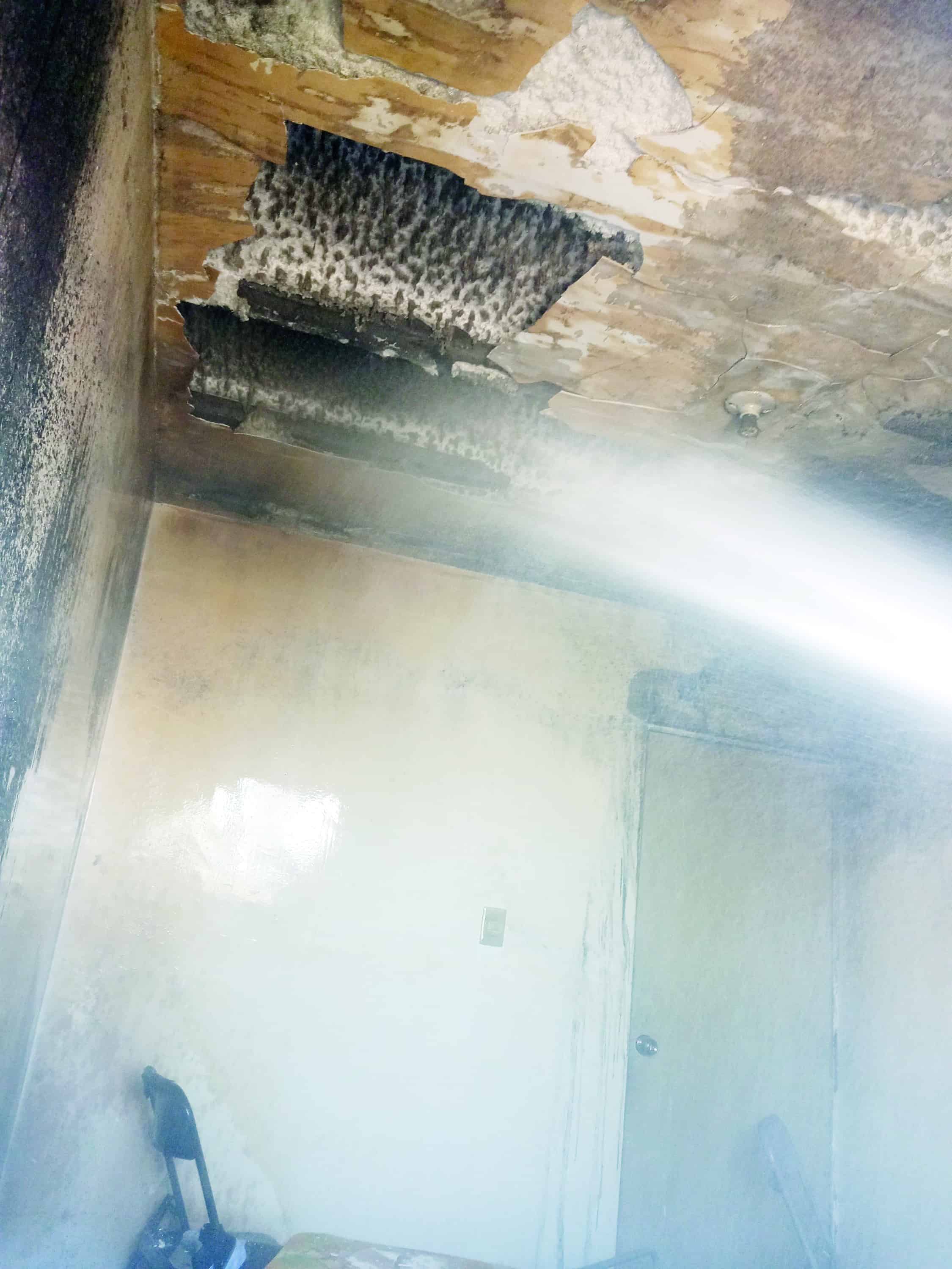 Incendia casa de su vecina 