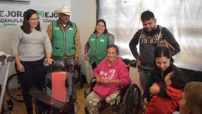 Entregan sillas de ruedas del programa “Mejora