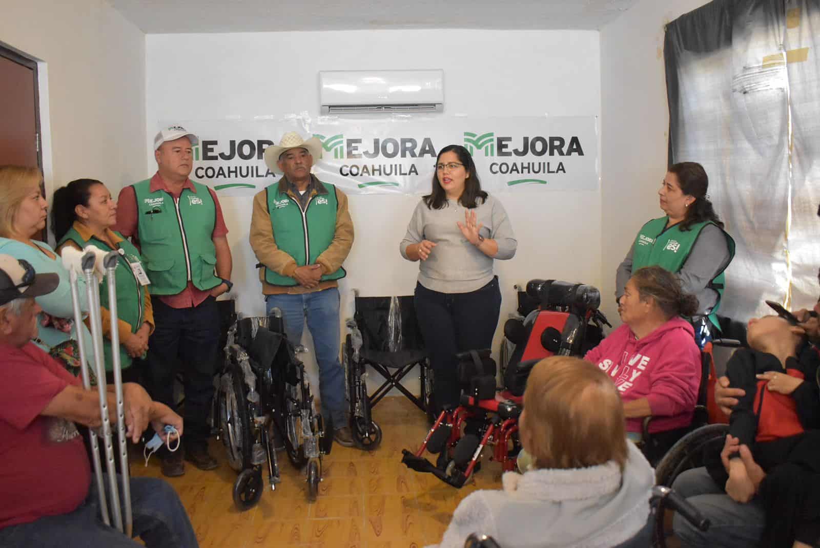 Entregan sillas de ruedas del programa “Mejora