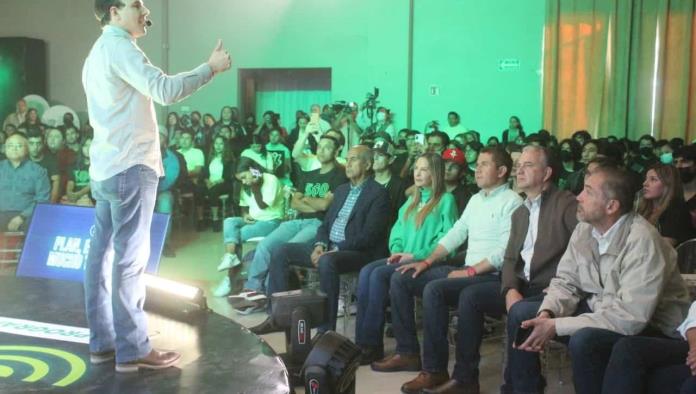 Hugo presente en el foro de Manolo