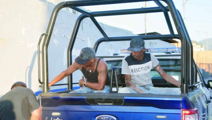 Pisteaban ‘maistros’en la calle