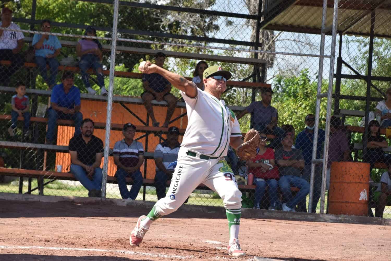 Yankees y Leones se reparten victorias