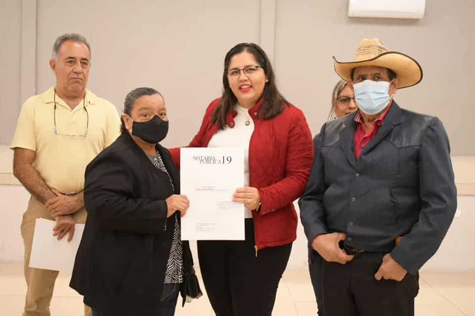 Entregan 45 testamentos 