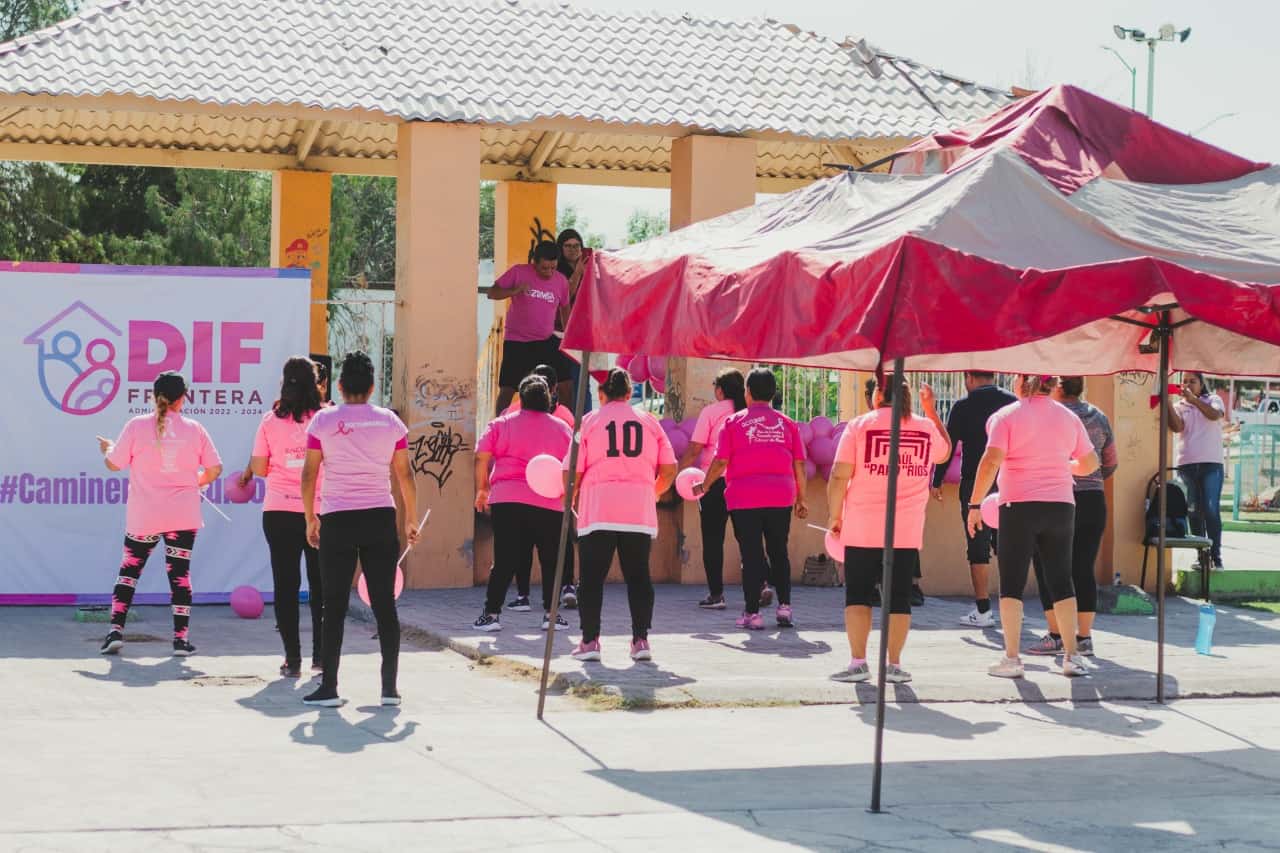 Realizan Zumbatón En el “Mes Rosa”