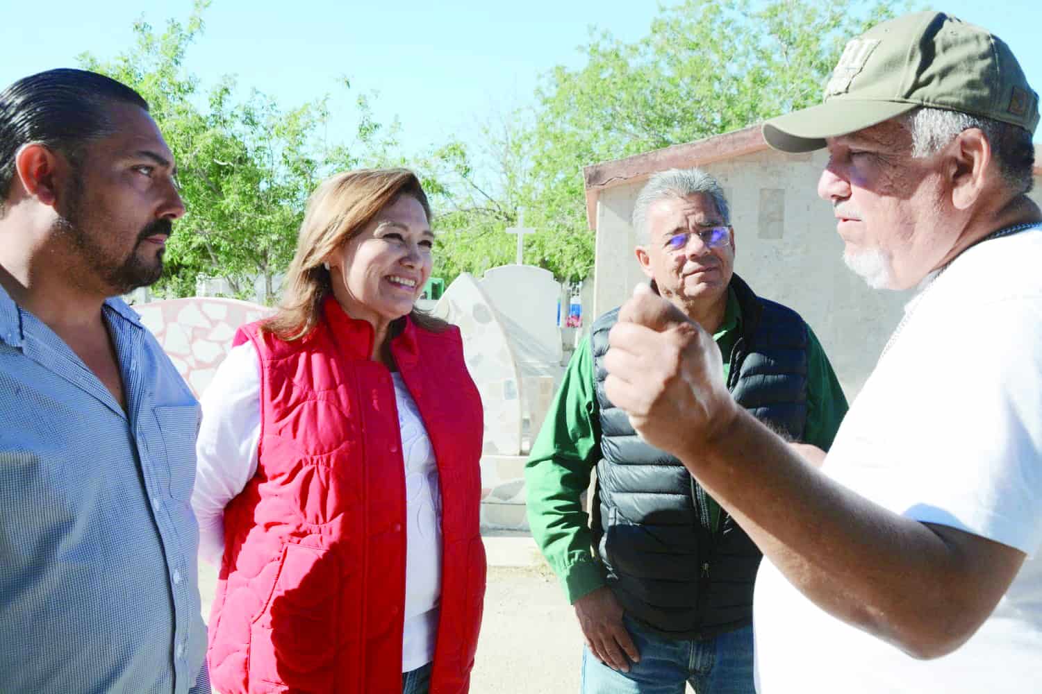 Alista Sabinas los panteones