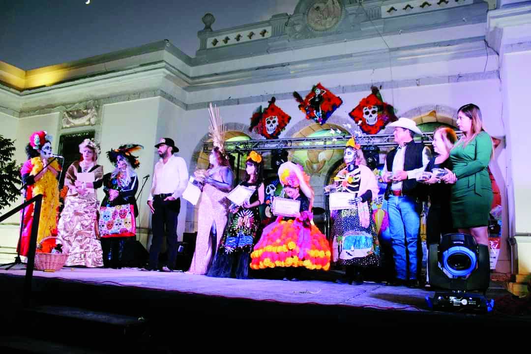 Premia Ciénegas a catrinas y catrines