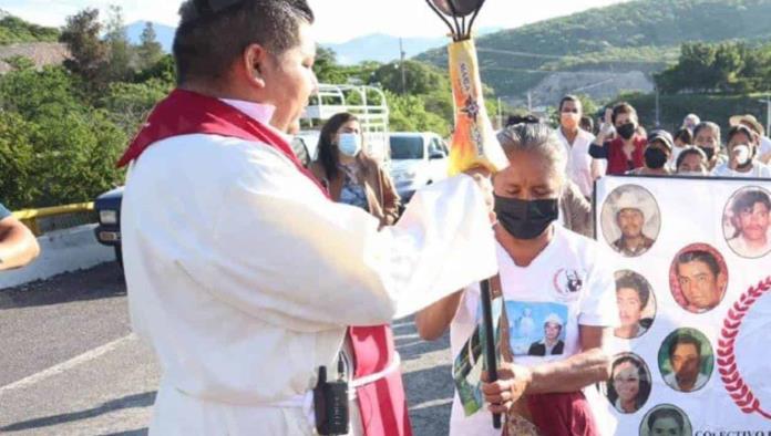 Sacerdote que ayuda a migrantes denuncia que fue interceptado por hombres armados