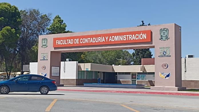 Expide Facultad de Contaduría y Administración 300 fichas