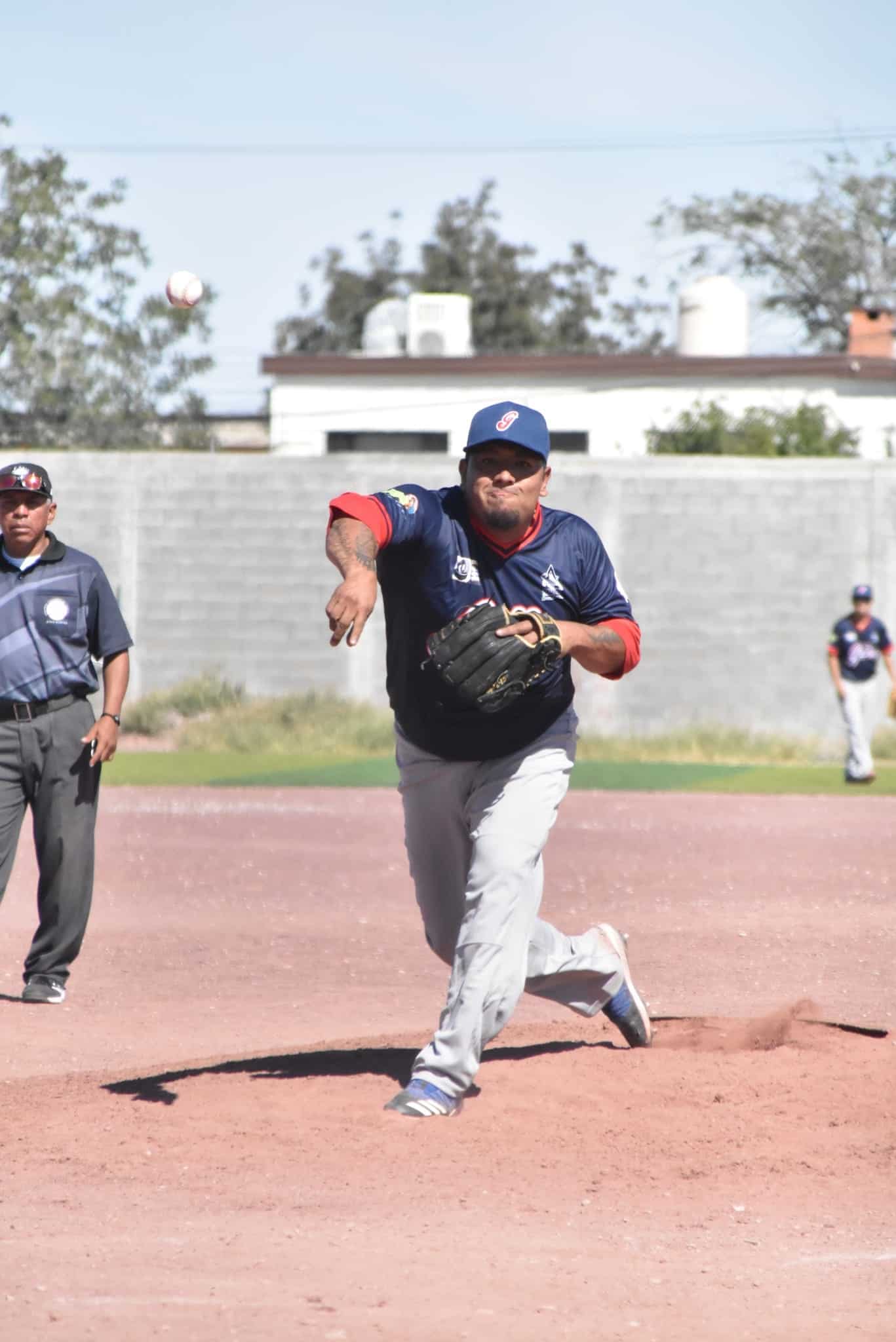 Gallos dividió serie con Astros