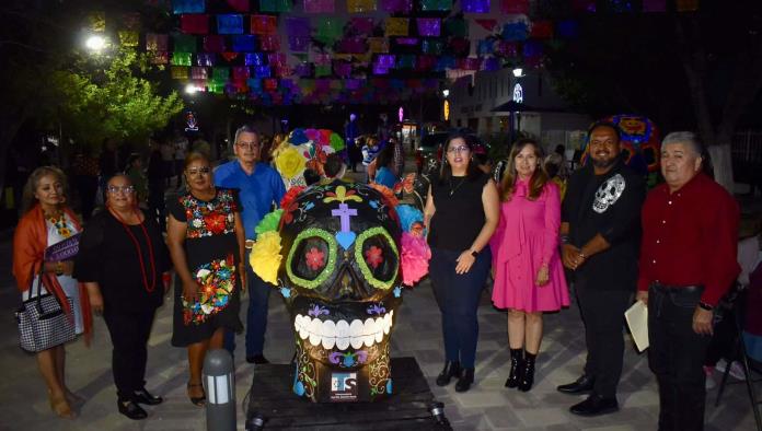Celebran concurso de calaveras monumentales 