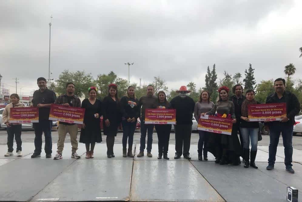 Premian a ganadores de Altares y Murales