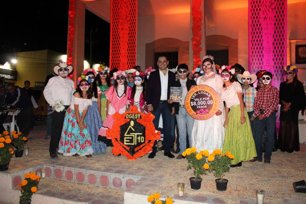Tremendo espectáculo; festival de vida y muerte 