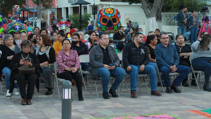 Celebran a los santos difuntos 