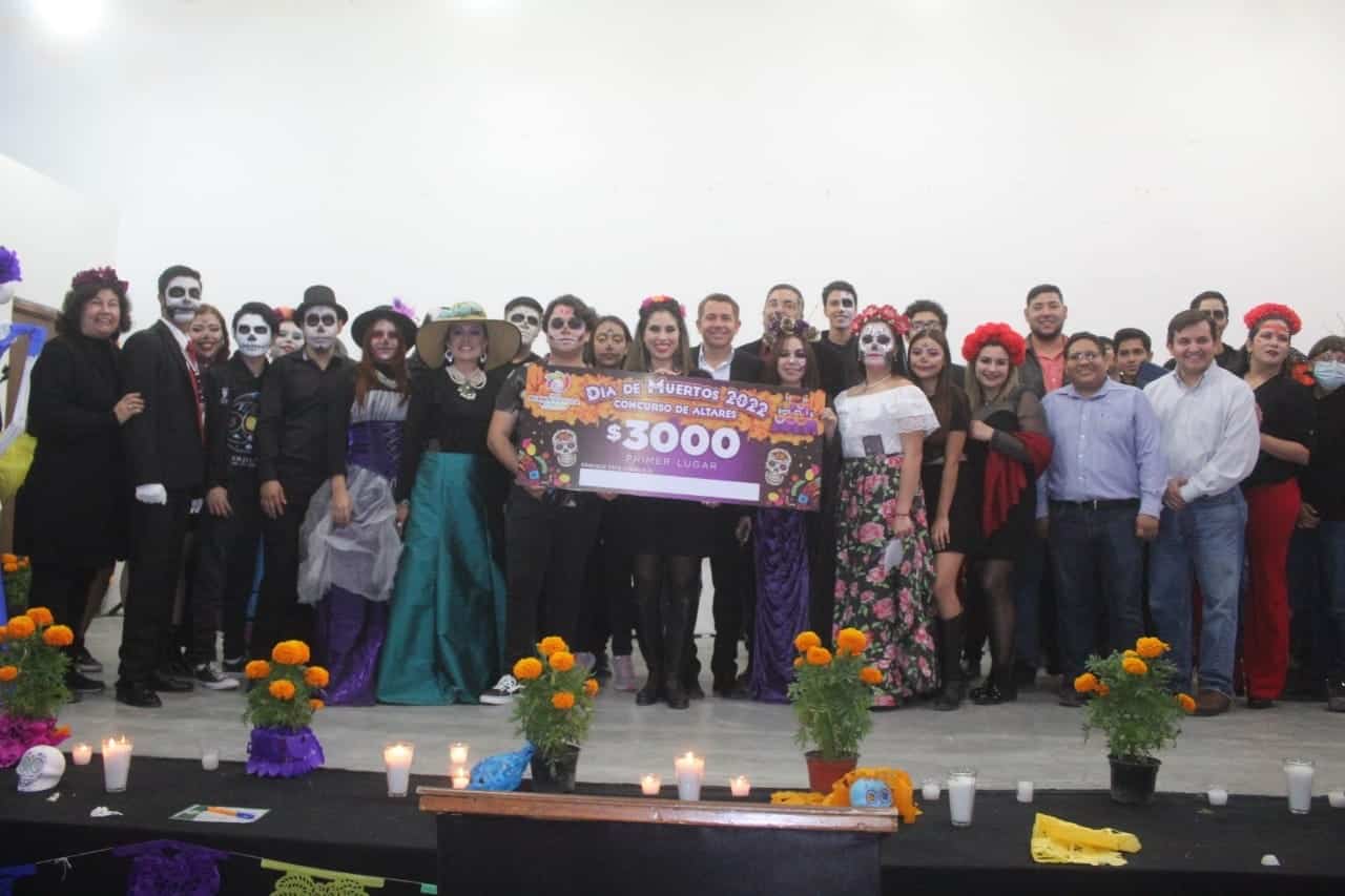 Celebran concursos de altares y catrinas