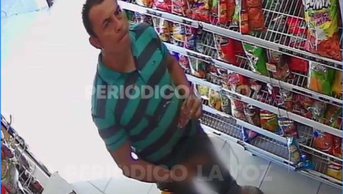 Graban a degenerado mostrando sus miserias