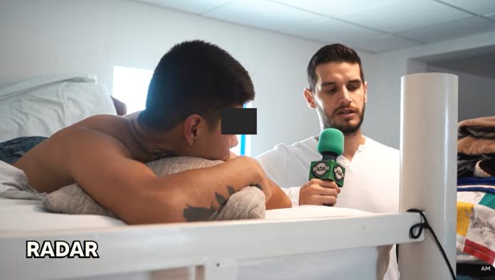 Presenta Adrián Marcelo, anexo de tortura donde ocurrió un crimen; muestra lado “positivo”