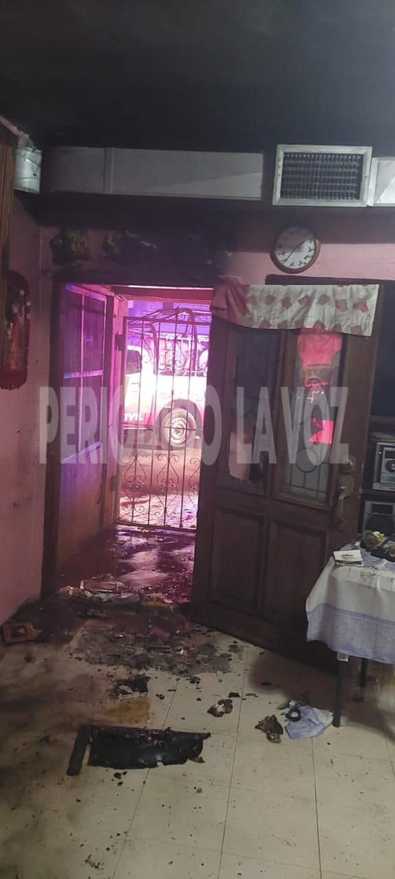 Se quema casa por vela de altar