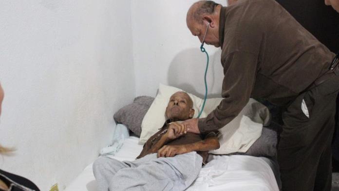 Visita alcalde el Asilo de Ancianos