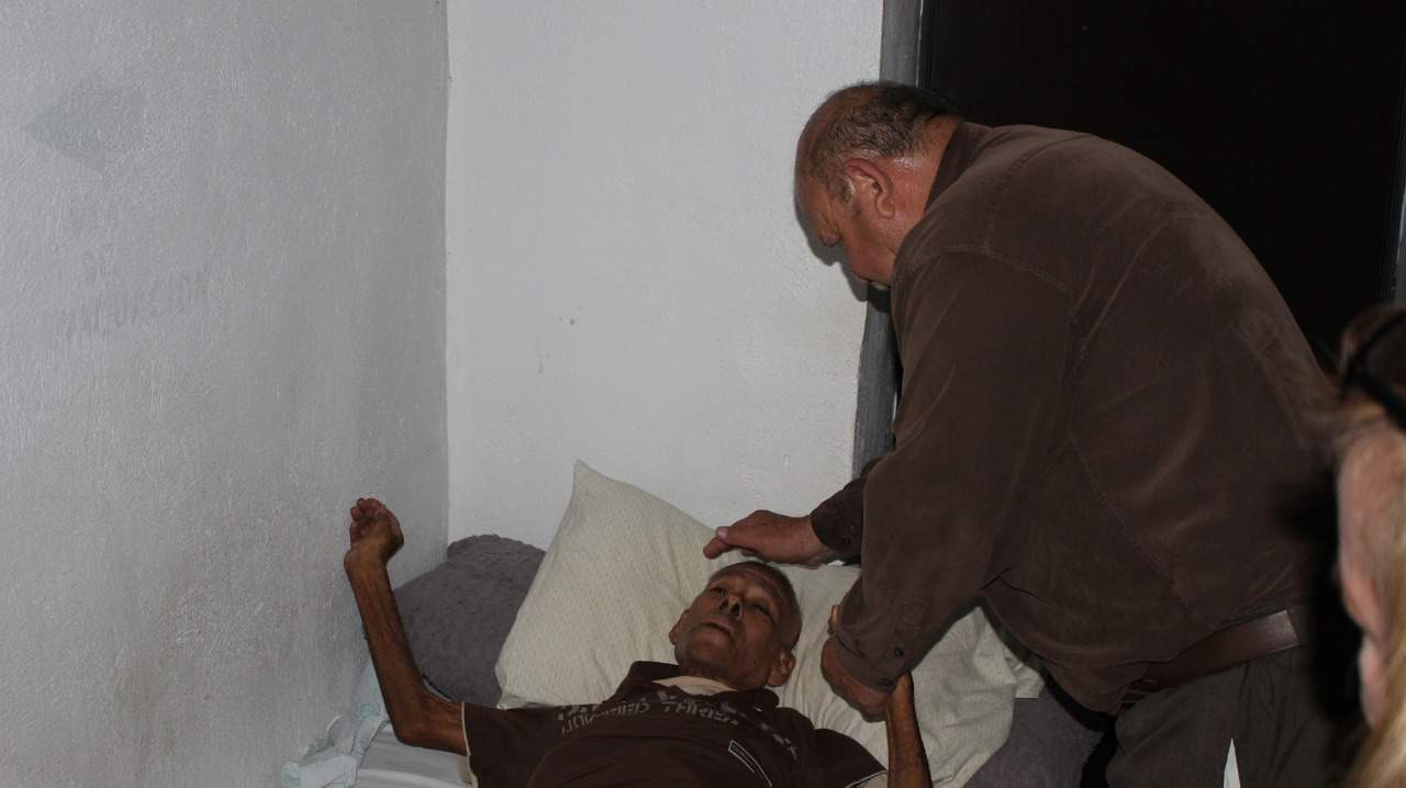 Visita alcalde el Asilo de Ancianos