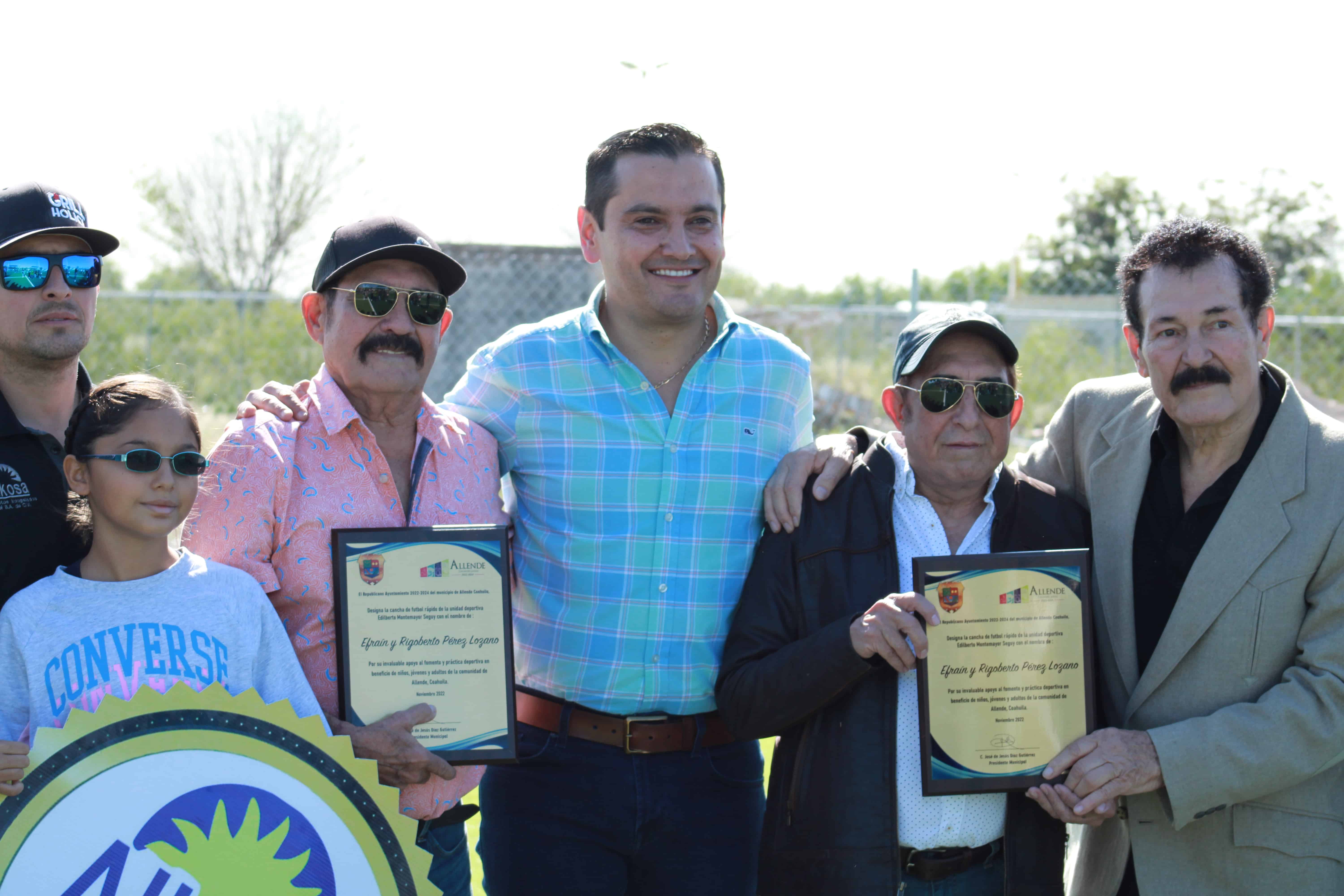 Rehabilitan cancha de futbol rápido 