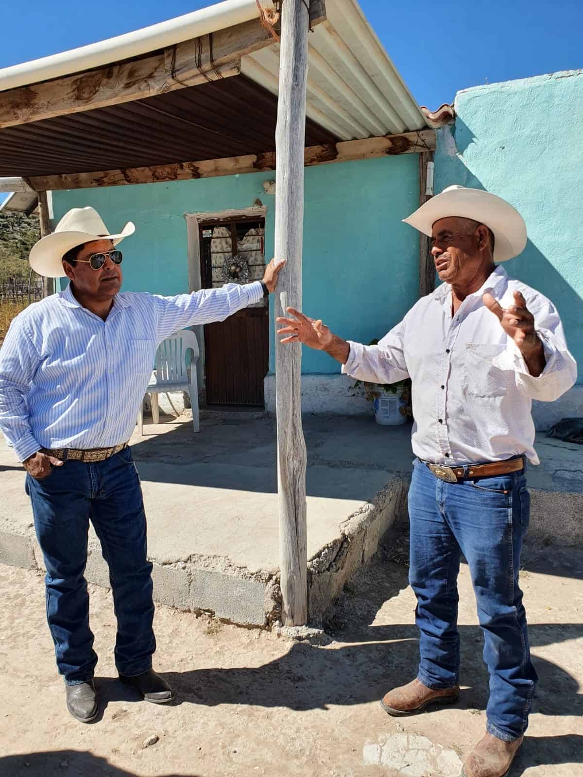 Recorre Beto la zona rural