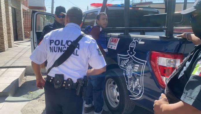 Acusan a briago de andar armado