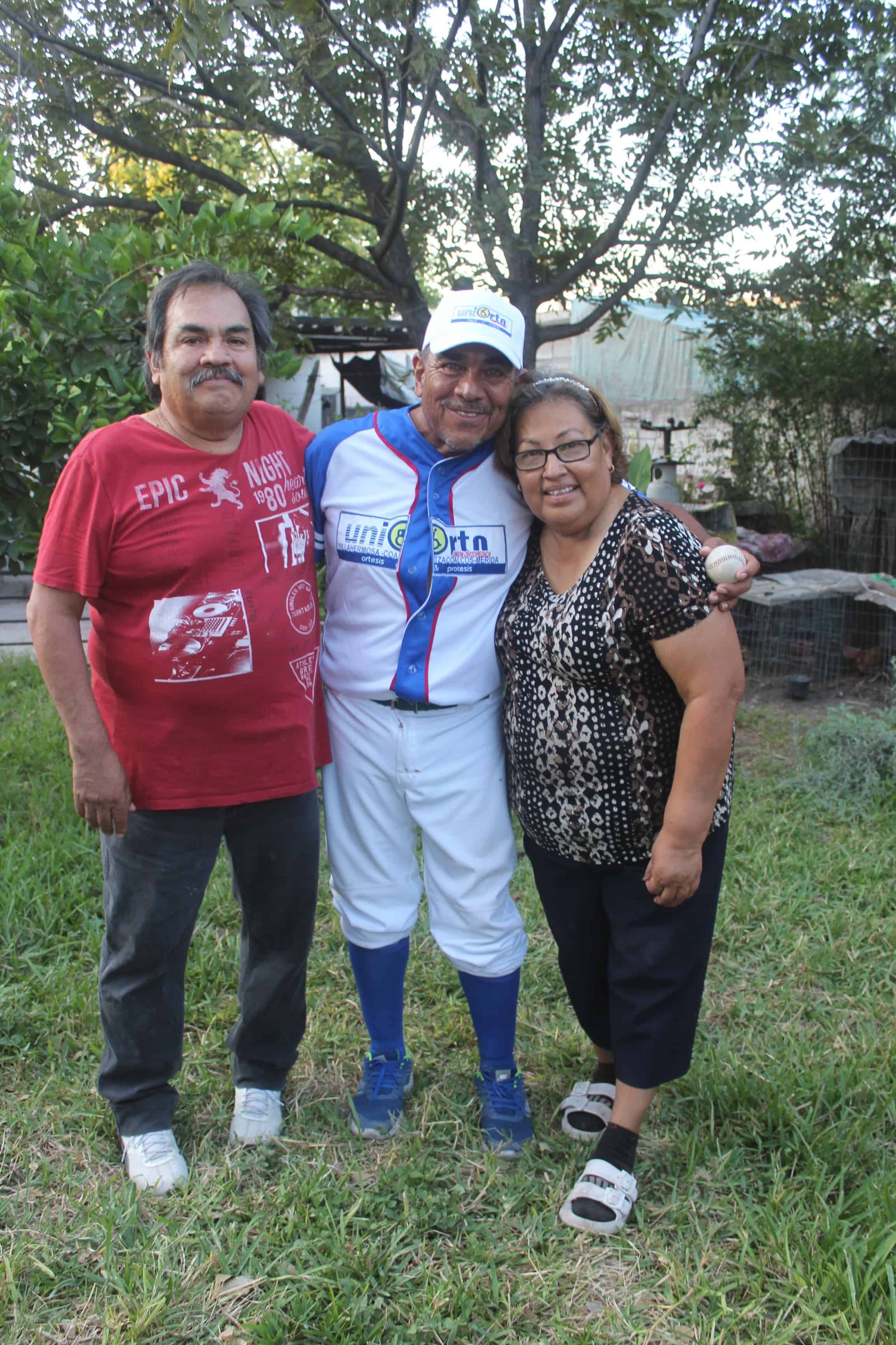 Julio Delgado y Ex beisbolistas estuvieron en Monclova