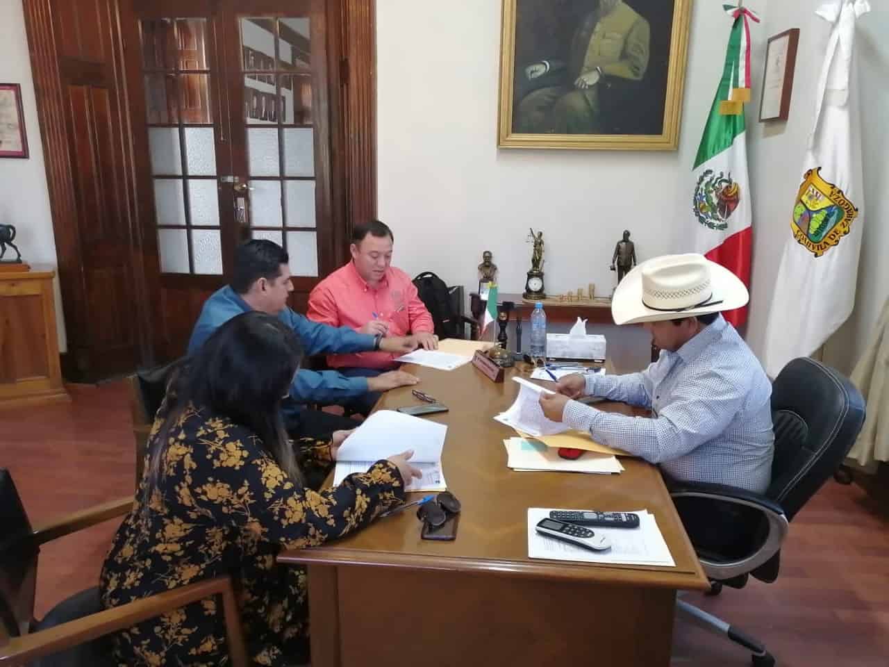 Firman convenio Ciénegas e INSUS