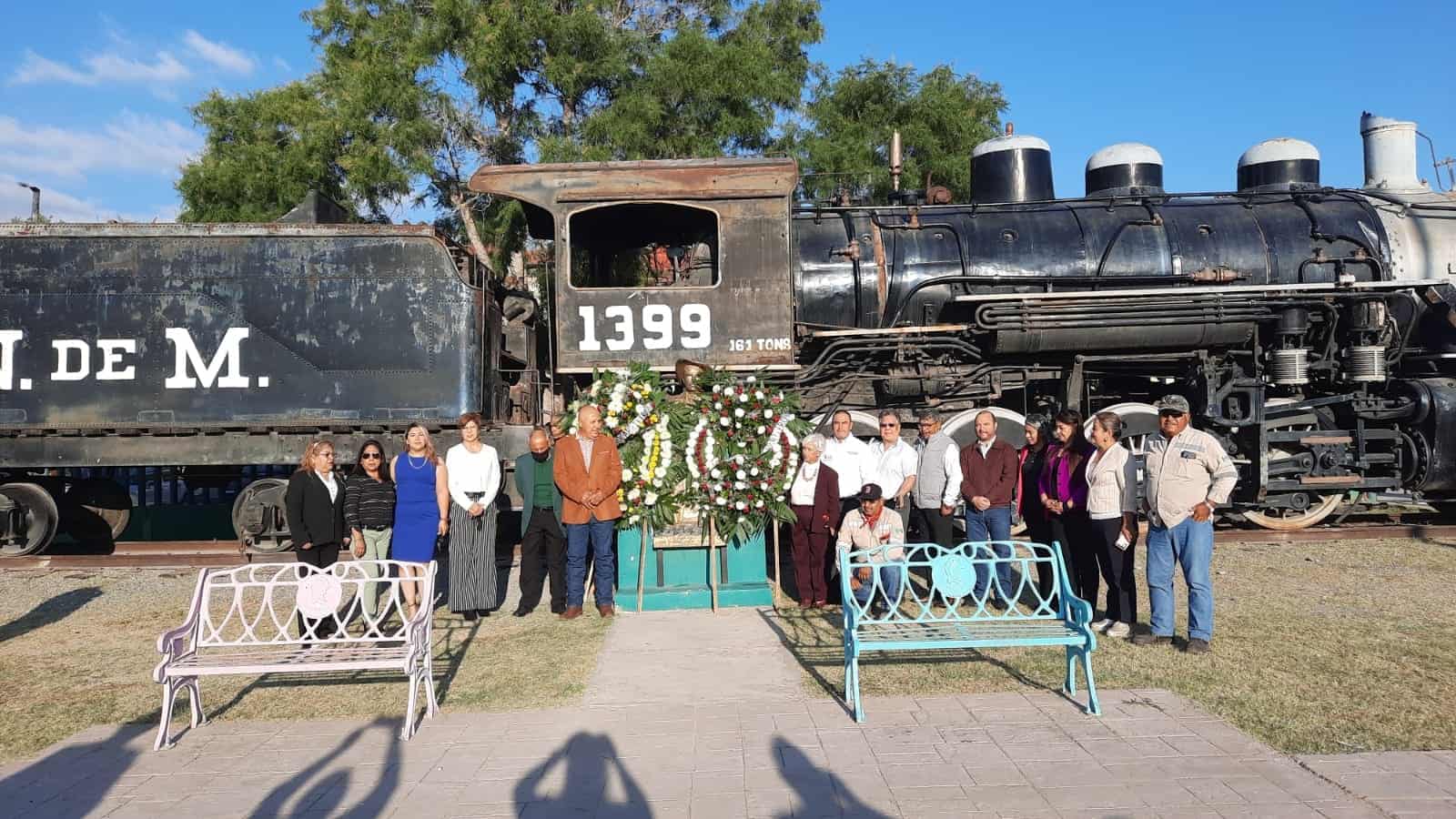Felicita San Buena a alumnos del CBTA